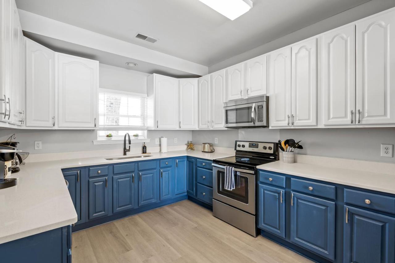 ☆Live On The Water! Lake Palmetto Palm W/ Patio - 10Min To Downtown & Beaches☆ Чарлстон Екстер'єр фото