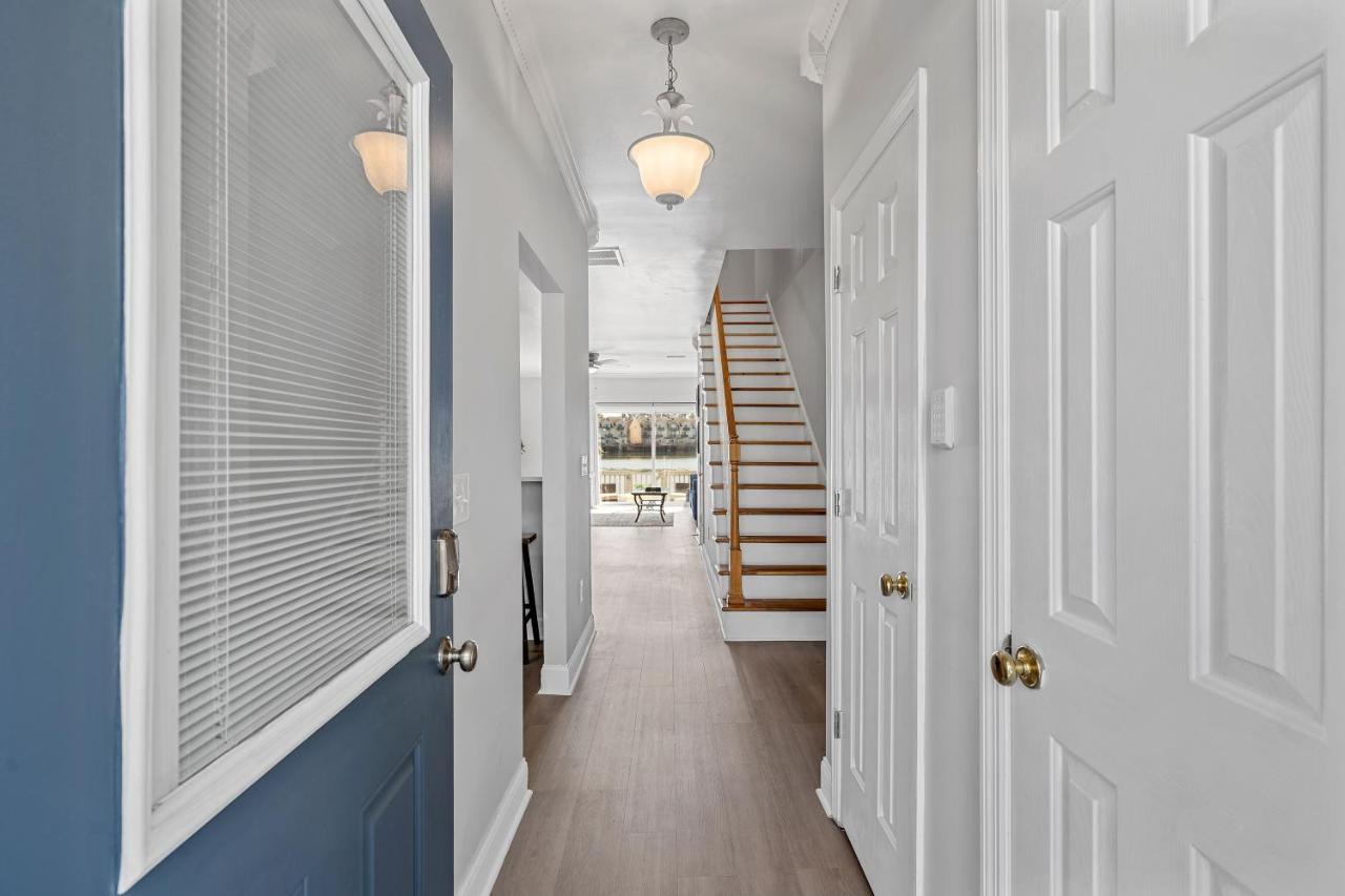 ☆Live On The Water! Lake Palmetto Palm W/ Patio - 10Min To Downtown & Beaches☆ Чарлстон Екстер'єр фото
